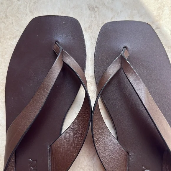 A EMERY KINTO LEATHER THONG SANDALS - Picture 3 of 7